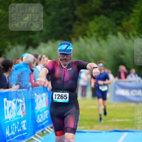 30.08.2026 - Elbe Triathlon Hamburg LAZAROV Photography http://msf.ph/oto/10061581 30.08.2026 11:45:17 Ziel 547, 1265 meine-sportfotos.de