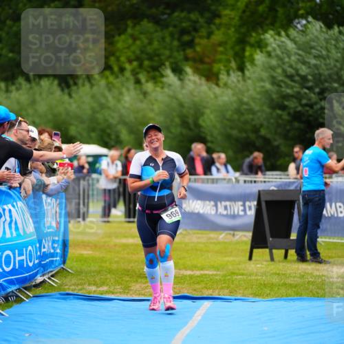 30.08.2026 - Elbe Triathlon Hamburg LAZAROV Photography http://msf.ph/oto/10061635 30.08.2026 11:45:27 Ziel 868, 969 meine-sportfotos.de