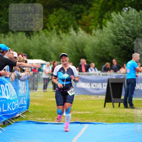 30.08.2026 - Elbe Triathlon Hamburg LAZAROV Photography http://msf.ph/oto/10061640 30.08.2026 11:45:27 Ziel 868, 969 meine-sportfotos.de