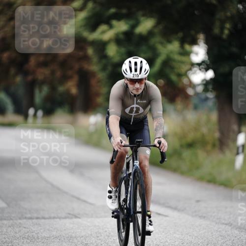 30.08.2026 - Elbe Triathlon Hamburg Michael Burmester http://msf.ph/oto/10061641 30.08.2026 08:47:16 Radfahren 215 meine-sportfotos.de