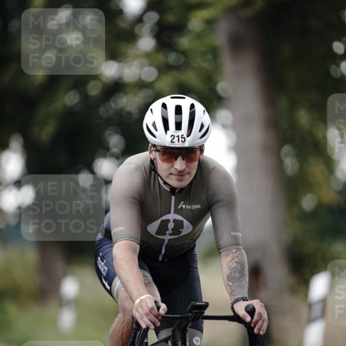 30.08.2026 - Elbe Triathlon Hamburg Michael Burmester http://msf.ph/oto/10061644 30.08.2026 08:47:16 Radfahren 215 meine-sportfotos.de