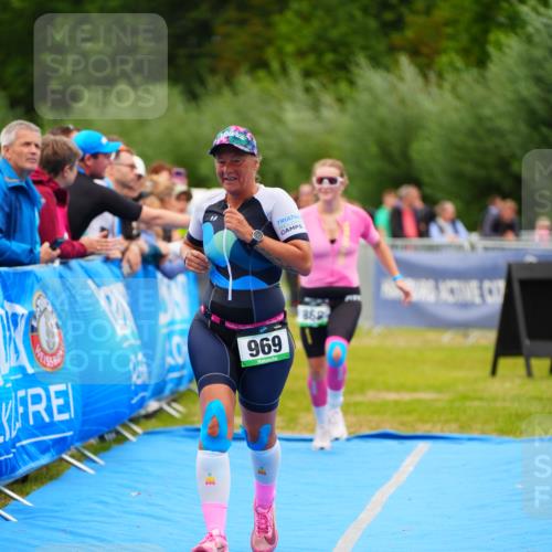 30.08.2026 - Elbe Triathlon Hamburg LAZAROV Photography http://msf.ph/oto/10061659 30.08.2026 11:45:29 Ziel 868, 969 meine-sportfotos.de