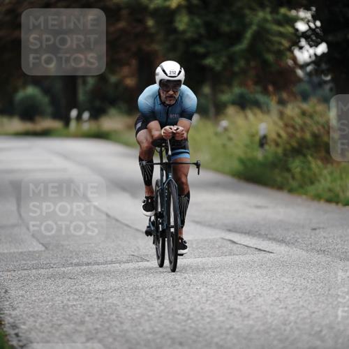 30.08.2026 - Elbe Triathlon Hamburg Michael Burmester http://msf.ph/oto/10061662 30.08.2026 08:48:31 Radfahren 212 meine-sportfotos.de