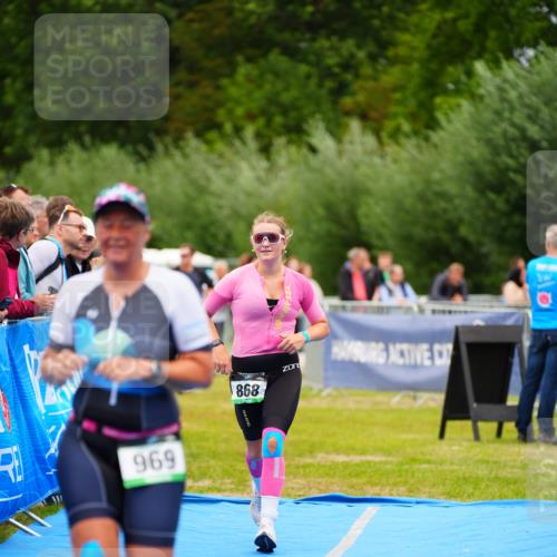 30.08.2026 - Elbe Triathlon Hamburg LAZAROV Photography http://msf.ph/oto/10061664 30.08.2026 11:45:30 Ziel 868, 969 meine-sportfotos.de