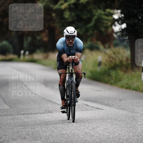 30.08.2026 - Elbe Triathlon Hamburg Michael Burmester http://msf.ph/oto/10061665 30.08.2026 08:48:31 Radfahren 212 meine-sportfotos.de