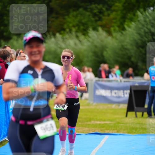 30.08.2026 - Elbe Triathlon Hamburg LAZAROV Photography http://msf.ph/oto/10061679 30.08.2026 11:45:31 Ziel 868, 969, 985 meine-sportfotos.de
