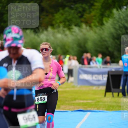 30.08.2026 - Elbe Triathlon Hamburg LAZAROV Photography http://msf.ph/oto/10061686 30.08.2026 11:45:31 Ziel 868, 969, 985 meine-sportfotos.de