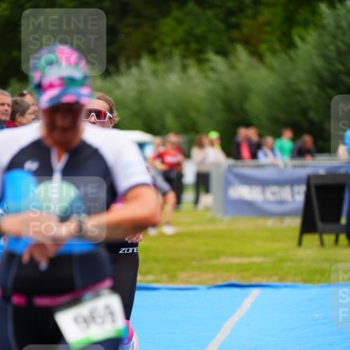 30.08.2026 - Elbe Triathlon Hamburg LAZAROV Photography http://msf.ph/oto/10061694 30.08.2026 11:45:32 Ziel 868, 969, 985 meine-sportfotos.de