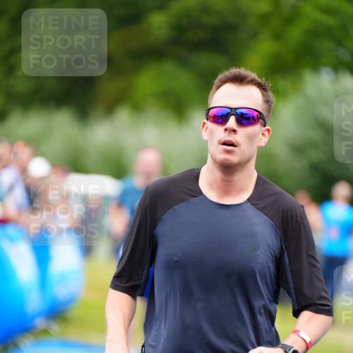30.08.2026 - Elbe Triathlon Hamburg LAZAROV Photography http://msf.ph/oto/10061700 30.08.2026 11:45:42 Ziel 985, 1248, 1299 meine-sportfotos.de