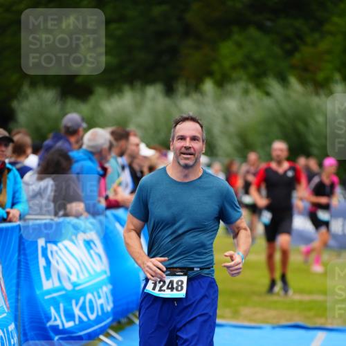 30.08.2026 - Elbe Triathlon Hamburg LAZAROV Photography http://msf.ph/oto/10061704 30.08.2026 11:45:44 Ziel 1248, 1299 meine-sportfotos.de