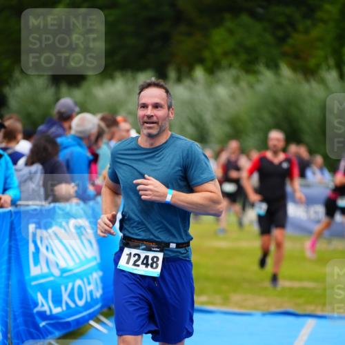 30.08.2026 - Elbe Triathlon Hamburg LAZAROV Photography http://msf.ph/oto/10061707 30.08.2026 11:45:44 Ziel 1248, 1299 meine-sportfotos.de