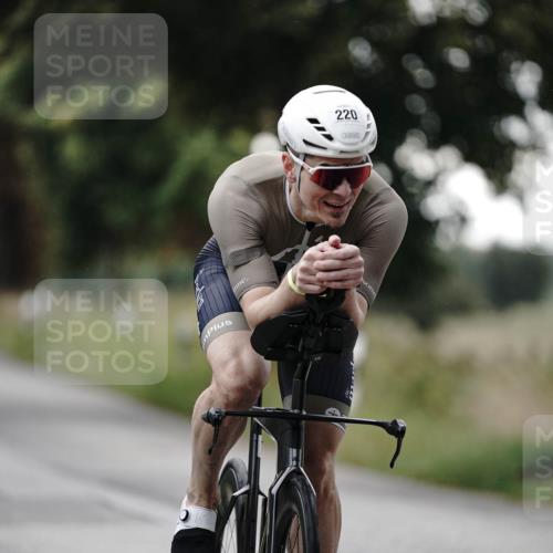 30.08.2026 - Elbe Triathlon Hamburg Michael Burmester http://msf.ph/oto/10061723 30.08.2026 08:50:12 Radfahren 205, 220 meine-sportfotos.de