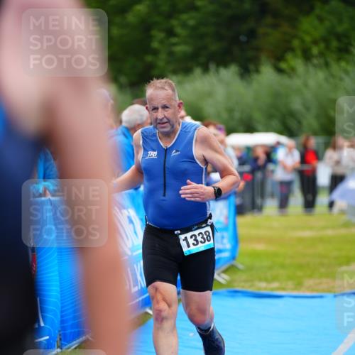 30.08.2026 - Elbe Triathlon Hamburg LAZAROV Photography http://msf.ph/oto/10061761 30.08.2026 11:46:01 Ziel 1338 meine-sportfotos.de