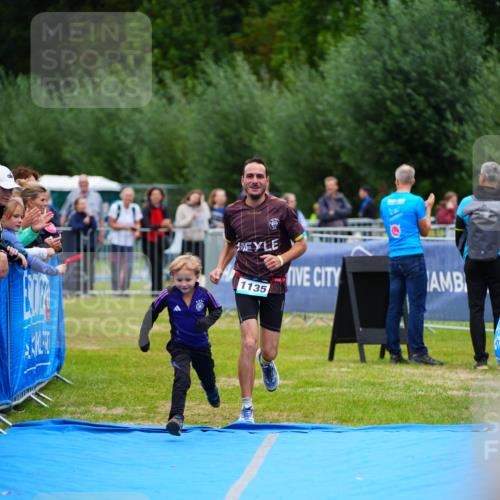 30.08.2026 - Elbe Triathlon Hamburg LAZAROV Photography http://msf.ph/oto/10061817 30.08.2026 11:46:27 Ziel 1135 meine-sportfotos.de