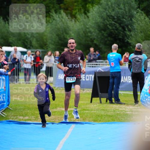30.08.2026 - Elbe Triathlon Hamburg LAZAROV Photography http://msf.ph/oto/10061820 30.08.2026 11:46:27 Ziel 1135 meine-sportfotos.de