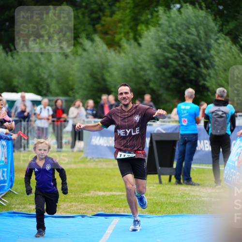 30.08.2026 - Elbe Triathlon Hamburg LAZAROV Photography http://msf.ph/oto/10061831 30.08.2026 11:46:28 Ziel 1135 meine-sportfotos.de