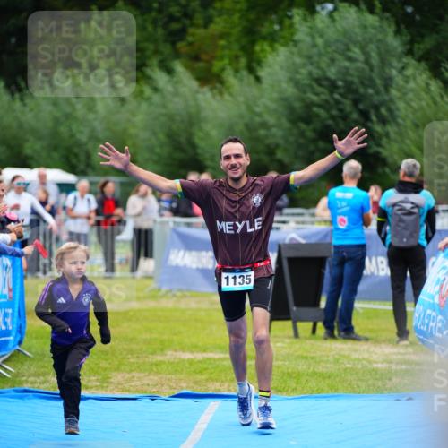30.08.2026 - Elbe Triathlon Hamburg LAZAROV Photography http://msf.ph/oto/10061833 30.08.2026 11:46:28 Ziel 1135 meine-sportfotos.de