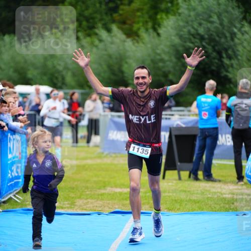 30.08.2026 - Elbe Triathlon Hamburg LAZAROV Photography http://msf.ph/oto/10061839 30.08.2026 11:46:28 Ziel 1135 meine-sportfotos.de