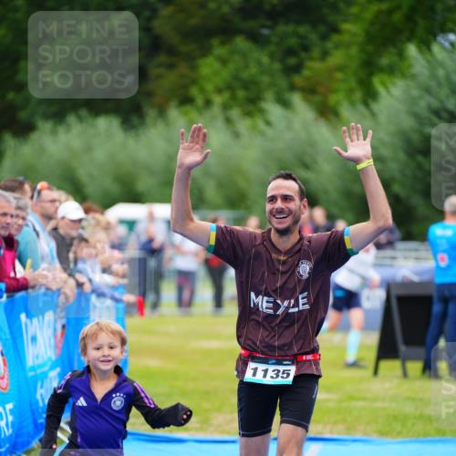30.08.2026 - Elbe Triathlon Hamburg LAZAROV Photography http://msf.ph/oto/10061857 30.08.2026 11:46:30 Ziel 1135 meine-sportfotos.de