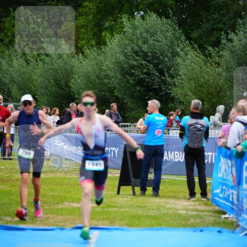 30.08.2026 - Elbe Triathlon Hamburg LAZAROV Photography http://msf.ph/oto/10061884 30.08.2026 11:46:56 Ziel 737, 788, 1445 meine-sportfotos.de
