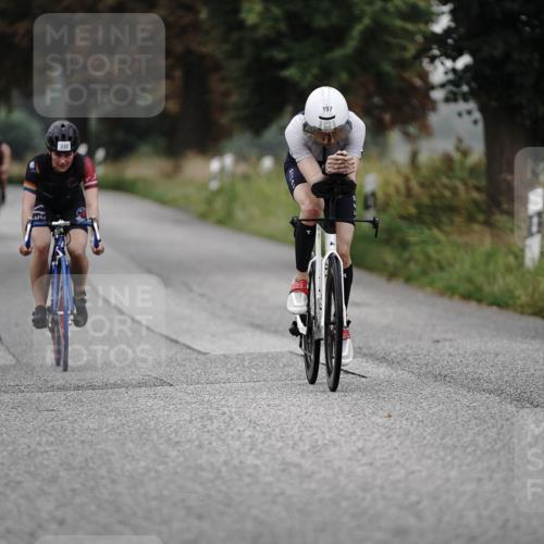 30.08.2026 - Elbe Triathlon Hamburg Michael Burmester http://msf.ph/oto/10061926 30.08.2026 08:53:57 Radfahren 197, 356, 390 meine-sportfotos.de