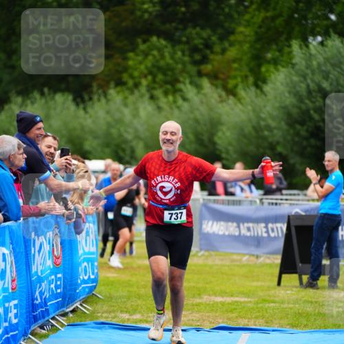 30.08.2026 - Elbe Triathlon Hamburg LAZAROV Photography http://msf.ph/oto/10061927 30.08.2026 11:47:02 Ziel 737, 788, 1294 meine-sportfotos.de