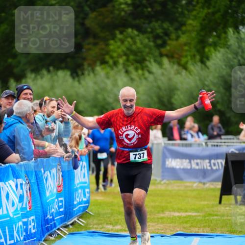 30.08.2026 - Elbe Triathlon Hamburg LAZAROV Photography http://msf.ph/oto/10061935 30.08.2026 11:47:02 Ziel 737, 788, 1294 meine-sportfotos.de