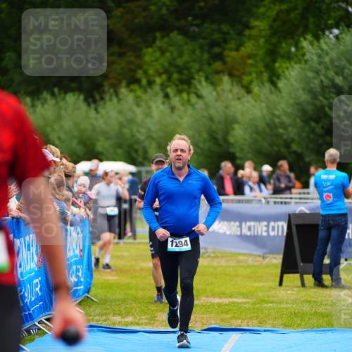 30.08.2026 - Elbe Triathlon Hamburg LAZAROV Photography http://msf.ph/oto/10061943 30.08.2026 11:47:07 Ziel 737, 1294, 1311, 1379 meine-sportfotos.de