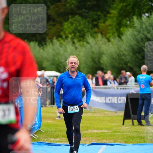 30.08.2026 - Elbe Triathlon Hamburg LAZAROV Photography http://msf.ph/oto/10061950 30.08.2026 11:47:07 Ziel 737, 1294, 1311, 1379 meine-sportfotos.de