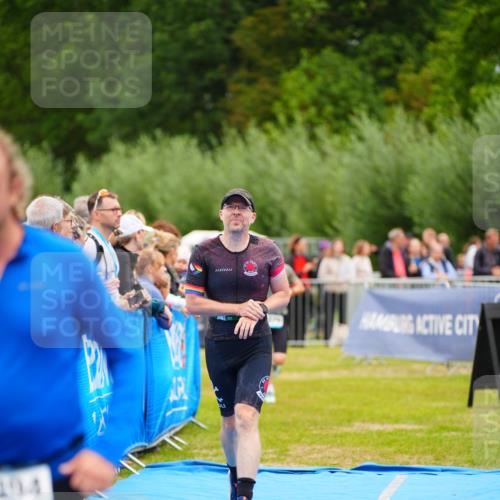 30.08.2026 - Elbe Triathlon Hamburg LAZAROV Photography http://msf.ph/oto/10061961 30.08.2026 11:47:10 Ziel 1294, 1311, 1379 meine-sportfotos.de