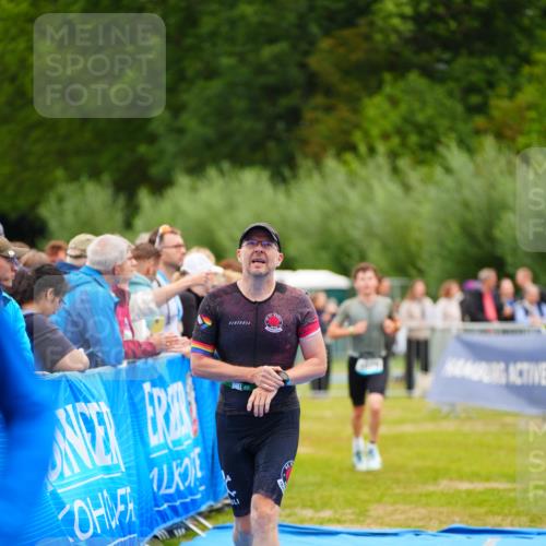 30.08.2026 - Elbe Triathlon Hamburg LAZAROV Photography http://msf.ph/oto/10061976 30.08.2026 11:47:11 Ziel 1294, 1311, 1379 meine-sportfotos.de
