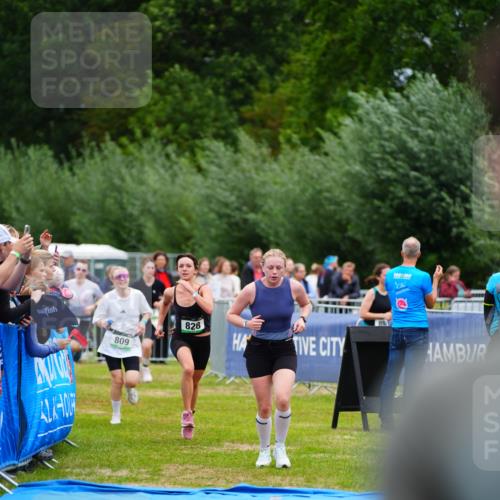 30.08.2026 - Elbe Triathlon Hamburg LAZAROV Photography http://msf.ph/oto/10062015 30.08.2026 11:47:26 Ziel 809, 814, 828, 1383 meine-sportfotos.de