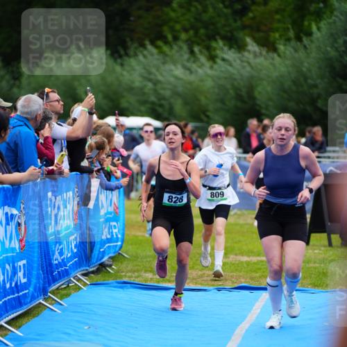 30.08.2026 - Elbe Triathlon Hamburg LAZAROV Photography http://msf.ph/oto/10062034 30.08.2026 11:47:28 Ziel 809, 814, 828, 1383 meine-sportfotos.de