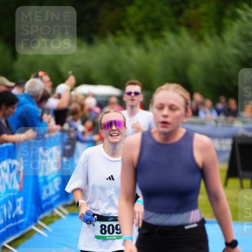 30.08.2026 - Elbe Triathlon Hamburg LAZAROV Photography http://msf.ph/oto/10062056 30.08.2026 11:47:31 Ziel 809, 814, 828, 857, 1383 meine-sportfotos.de