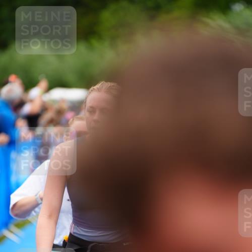 30.08.2026 - Elbe Triathlon Hamburg LAZAROV Photography http://msf.ph/oto/10062062 30.08.2026 11:47:32 Ziel 809, 814, 828, 857, 1383 meine-sportfotos.de