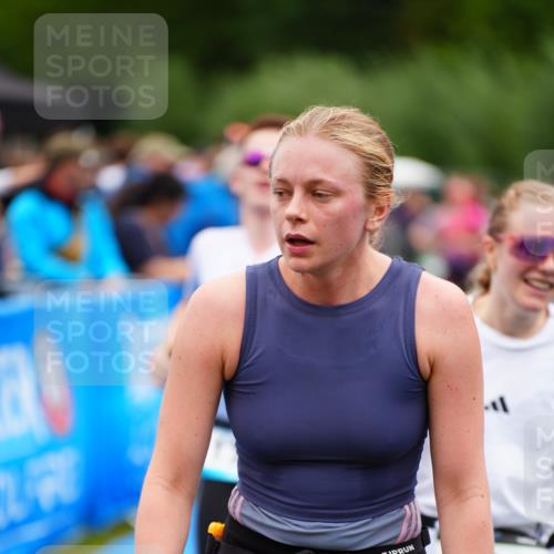 30.08.2026 - Elbe Triathlon Hamburg LAZAROV Photography http://msf.ph/oto/10062064 30.08.2026 11:47:33 Ziel 809, 814, 828, 857, 1383 meine-sportfotos.de