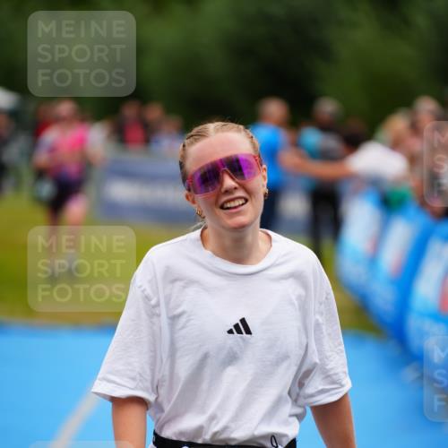 30.08.2026 - Elbe Triathlon Hamburg LAZAROV Photography http://msf.ph/oto/10062069 30.08.2026 11:47:34 Ziel 809, 857, 1383 meine-sportfotos.de