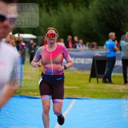 30.08.2026 - Elbe Triathlon Hamburg LAZAROV Photography http://msf.ph/oto/10062101 30.08.2026 11:47:38 Ziel 857 meine-sportfotos.de