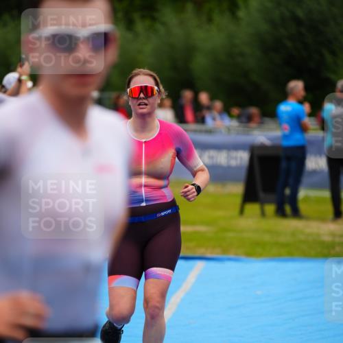 30.08.2026 - Elbe Triathlon Hamburg LAZAROV Photography http://msf.ph/oto/10062108 30.08.2026 11:47:38 Ziel 857 meine-sportfotos.de