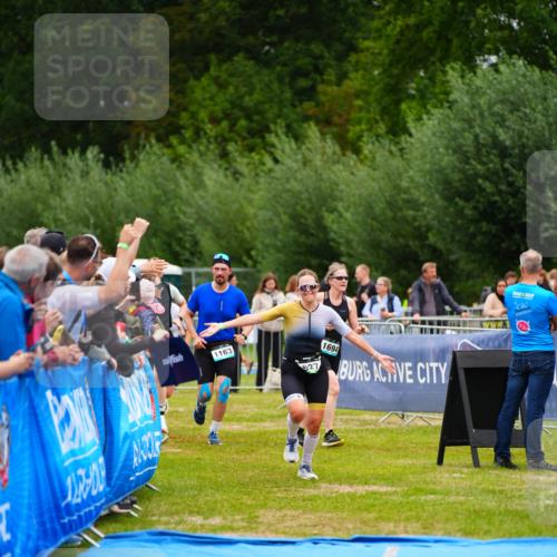 30.08.2026 - Elbe Triathlon Hamburg LAZAROV Photography http://msf.ph/oto/10062127 30.08.2026 11:47:56 Ziel 914, 927, 1163, 1421 meine-sportfotos.de