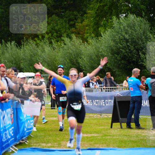 30.08.2026 - Elbe Triathlon Hamburg LAZAROV Photography http://msf.ph/oto/10062145 30.08.2026 11:47:58 Ziel 914, 927, 1163, 1421 meine-sportfotos.de