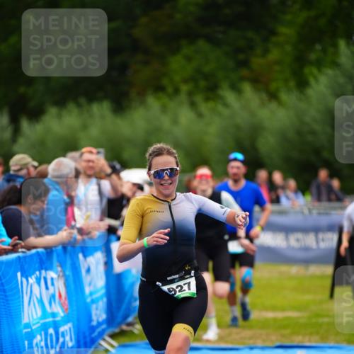 30.08.2026 - Elbe Triathlon Hamburg LAZAROV Photography http://msf.ph/oto/10062172 30.08.2026 11:48:00 Ziel 914, 927, 1163, 1421 meine-sportfotos.de