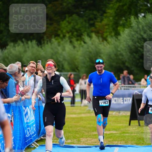 30.08.2026 - Elbe Triathlon Hamburg LAZAROV Photography http://msf.ph/oto/10062184 30.08.2026 11:48:01 Ziel 914, 927, 1163, 1421 meine-sportfotos.de