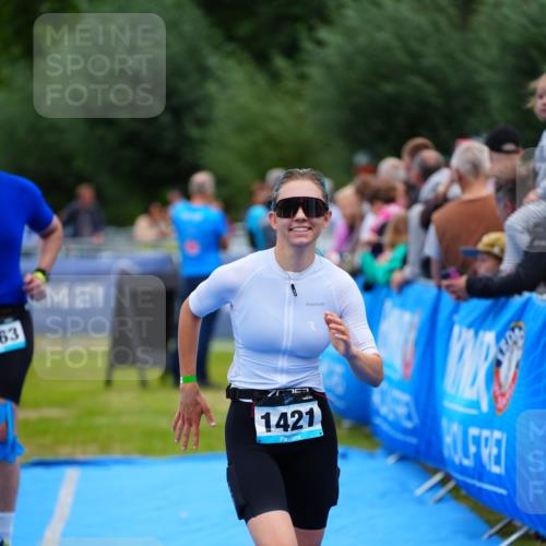 30.08.2026 - Elbe Triathlon Hamburg LAZAROV Photography http://msf.ph/oto/10062203 30.08.2026 11:48:03 Ziel 821, 914, 927, 1163, 1421 meine-sportfotos.de