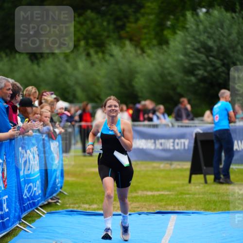 30.08.2026 - Elbe Triathlon Hamburg LAZAROV Photography http://msf.ph/oto/10062237 30.08.2026 11:48:11 Ziel 821 meine-sportfotos.de