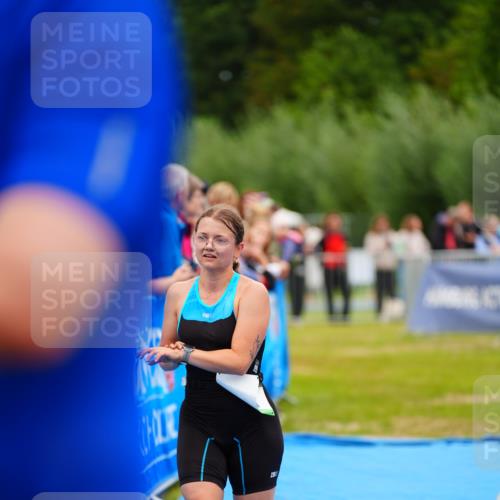 30.08.2026 - Elbe Triathlon Hamburg LAZAROV Photography http://msf.ph/oto/10062257 30.08.2026 11:48:12 Ziel 821 meine-sportfotos.de