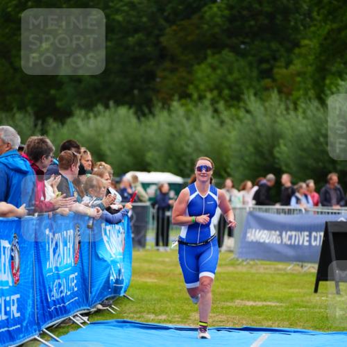 30.08.2026 - Elbe Triathlon Hamburg LAZAROV Photography http://msf.ph/oto/10062260 30.08.2026 11:48:28 Ziel 965 meine-sportfotos.de