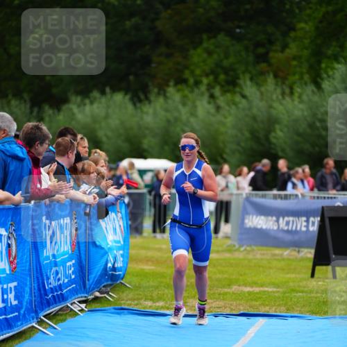 30.08.2026 - Elbe Triathlon Hamburg LAZAROV Photography http://msf.ph/oto/10062263 30.08.2026 11:48:28 Ziel 965 meine-sportfotos.de