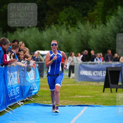 30.08.2026 - Elbe Triathlon Hamburg LAZAROV Photography http://msf.ph/oto/10062267 30.08.2026 11:48:29 Ziel 965 meine-sportfotos.de