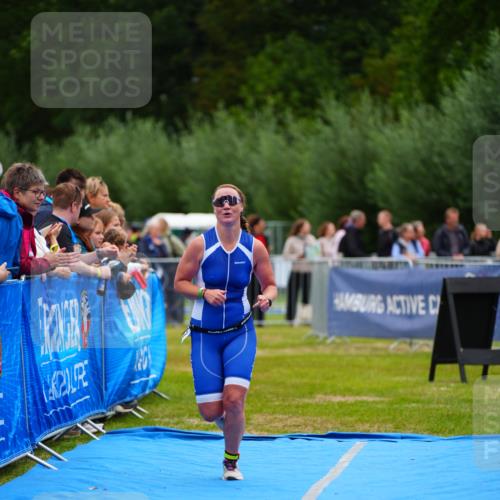 30.08.2026 - Elbe Triathlon Hamburg LAZAROV Photography http://msf.ph/oto/10062270 30.08.2026 11:48:29 Ziel 965 meine-sportfotos.de